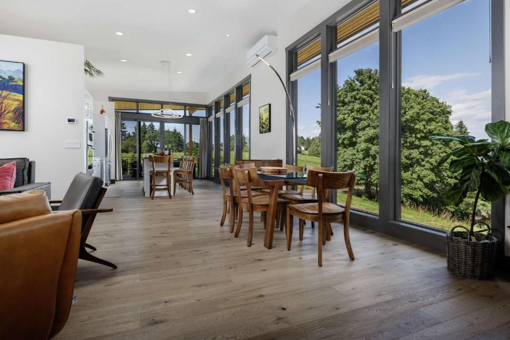 Dundee Hills Villa